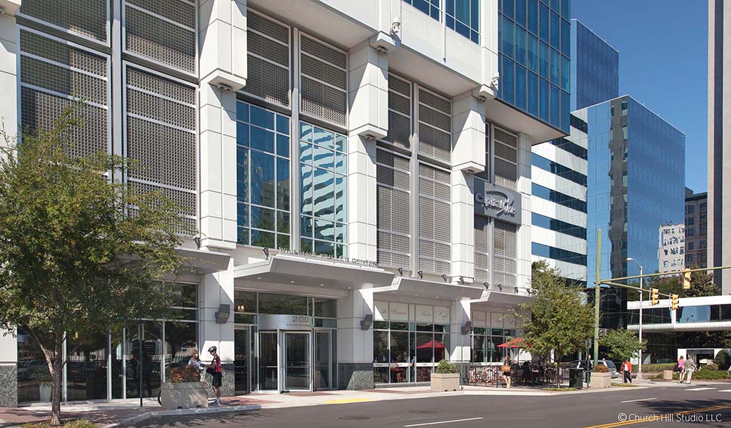 Street view of Williams Mullen office tower.