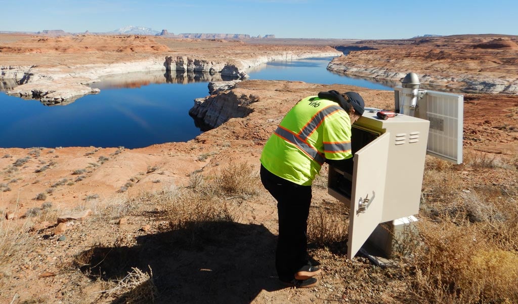 Traffic Monitoring Assistance of Traffic Count Stations in Glen Canyon National Recreation Area.