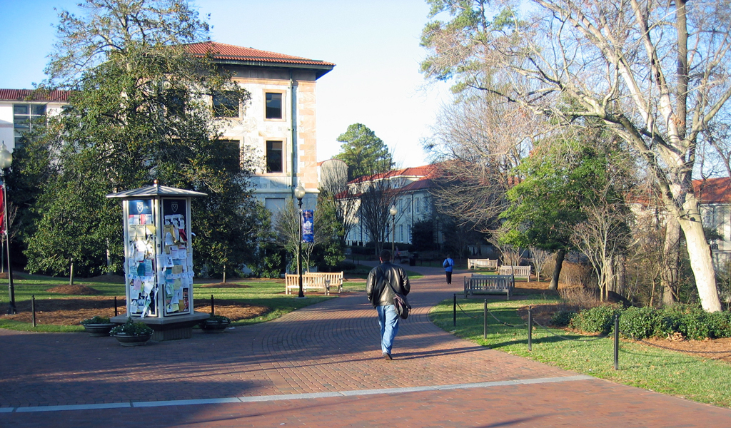 Emory University buildings and pedestrians. 