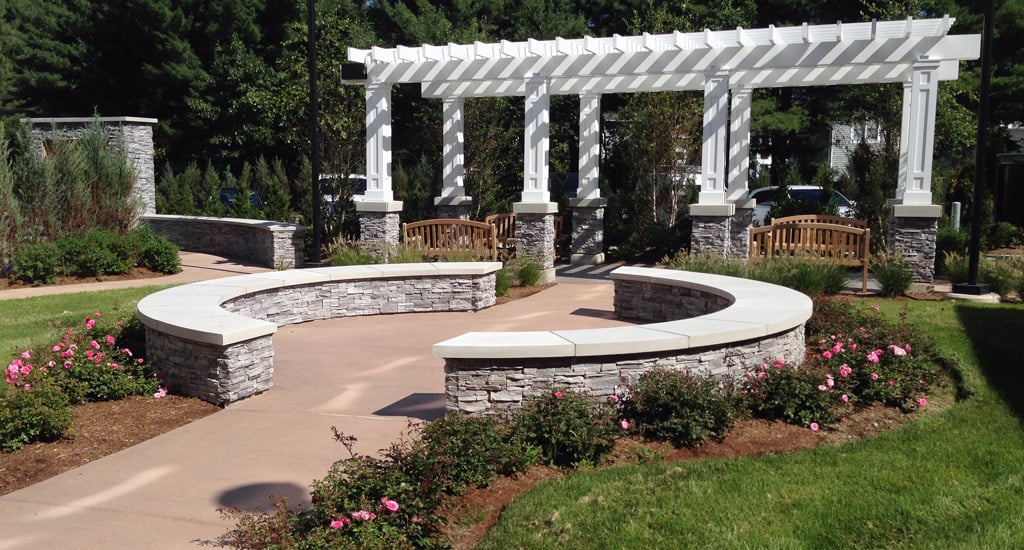 A peaceful garden courtyard at Skybrooke at Simsbury in Connecticut. 