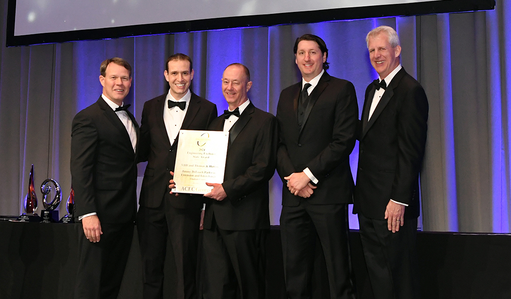 Jimmy DeLoach Parkway Extension & Interchange team accepts their award.