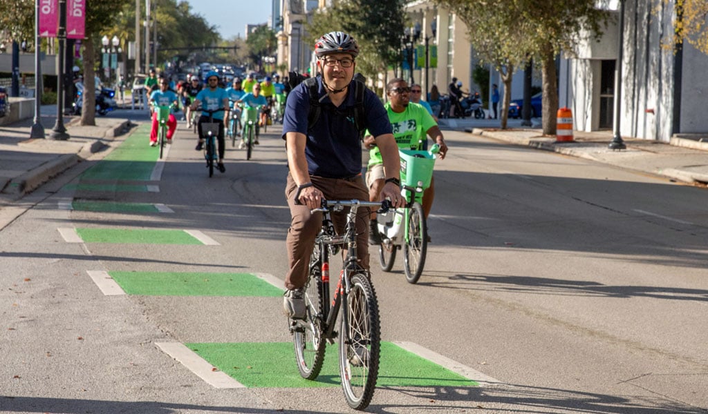 VHB’s Director of Smart Communities, Curt Ostrodka, leads by example at Orlando’s 25th Annual Bike to Work event, highlighting our commitment to safe, sustainable mobility. 