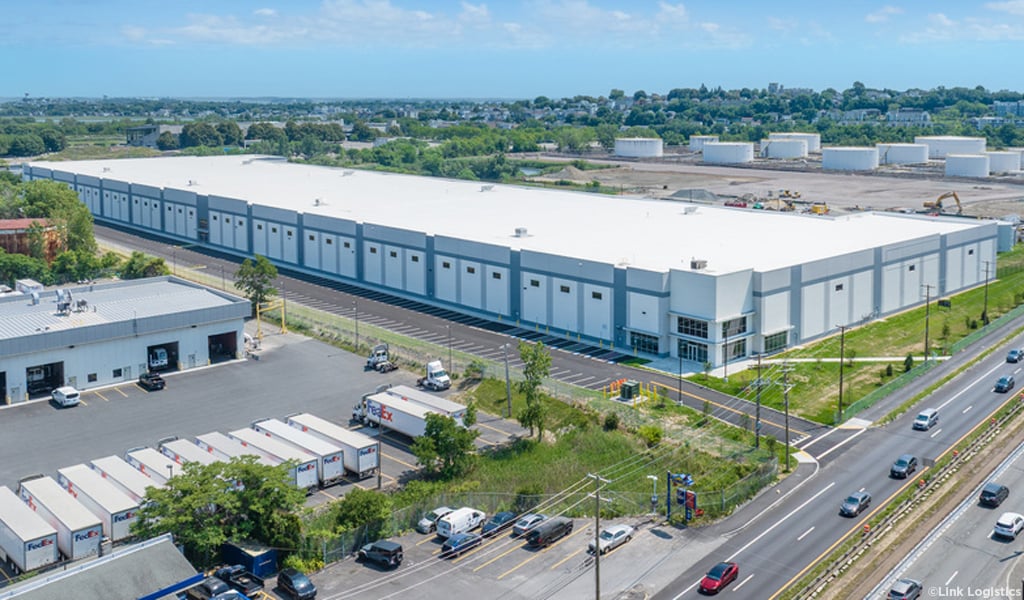 Trident Logistics Center Building A is a 367,000-square-foot speculative warehouse with 40-foot clear height.